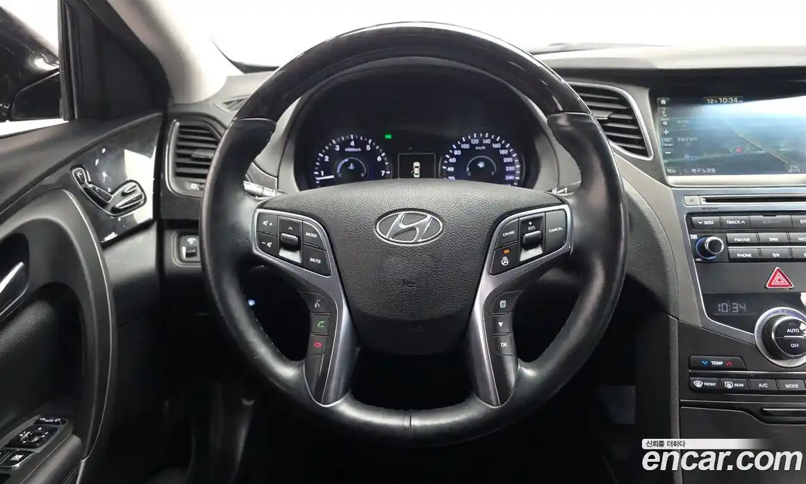 Hyundai Grandeur 2015 3.0 Автомат в Москве № 715113, фото 13