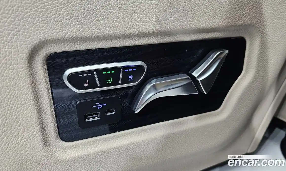 Kia Canival 2023 3.5 Автомат в Москве № 716281, фото 19