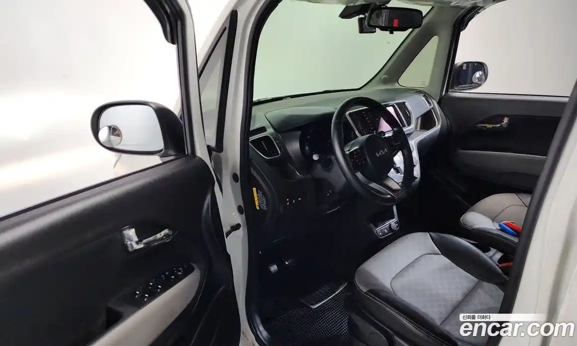 Kia Ray 2022 1.0 Автомат в Москве № 716340, фото 10