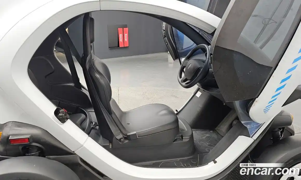 Renault Twizy 2020 0.1 Автомат в Москве № 719673, фото 11