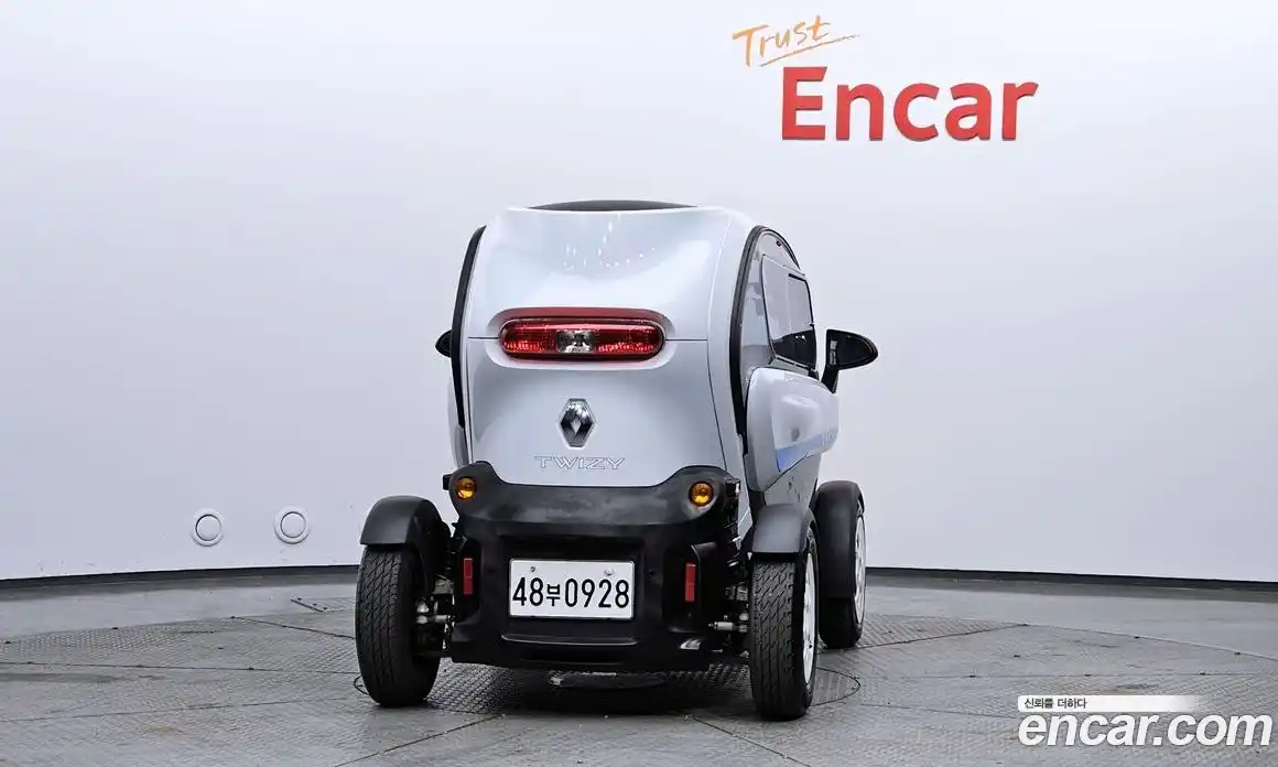 Renault Twizy 2020 0.1 Автомат в Москве № 719673, фото 4