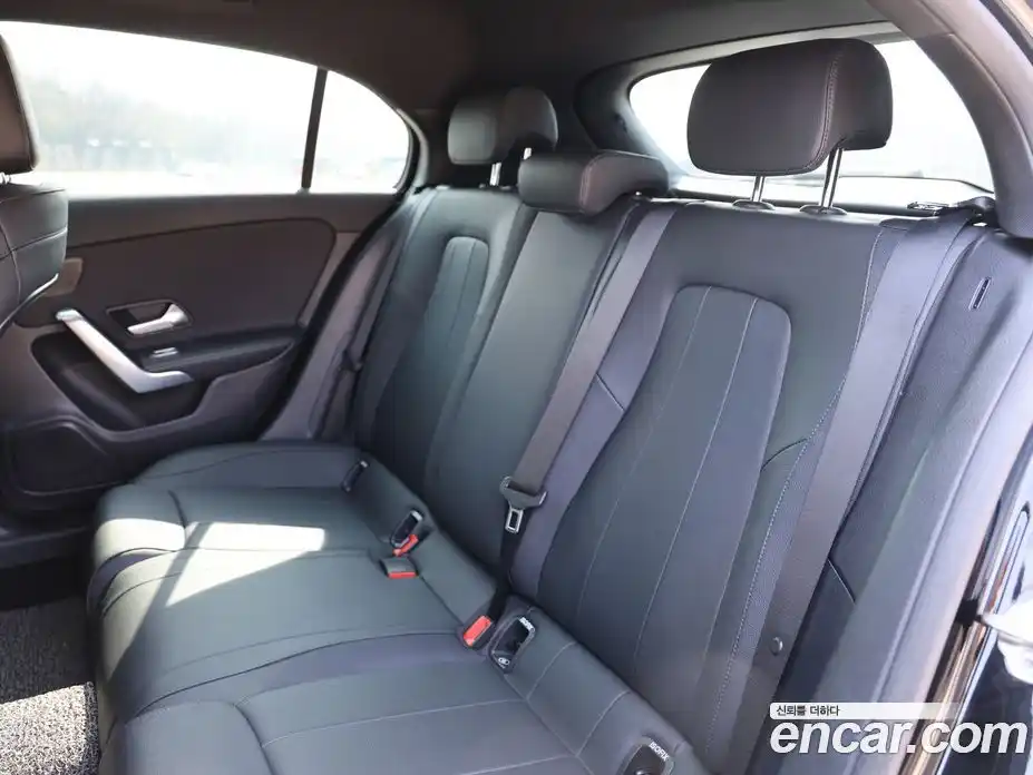 Mercedes-Benz A-Class 2021 2.0 Автомат в Москве № 721791, фото 11