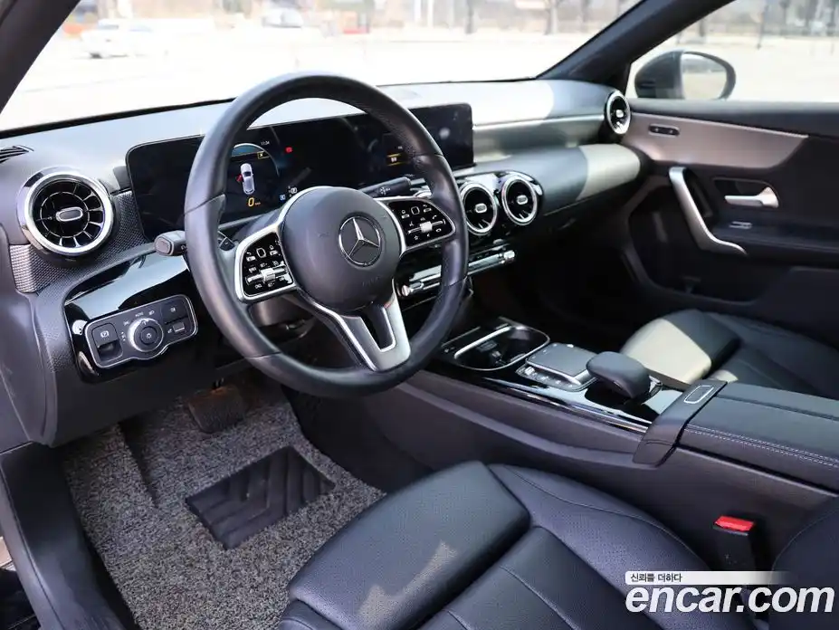 Mercedes-Benz A-Class 2021 2.0 Автомат в Москве № 721791, фото 8