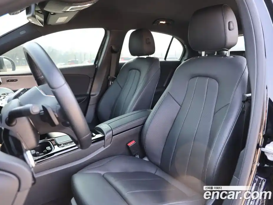 Mercedes-Benz A-Class 2021 2.0 Автомат в Москве № 721791, фото 9