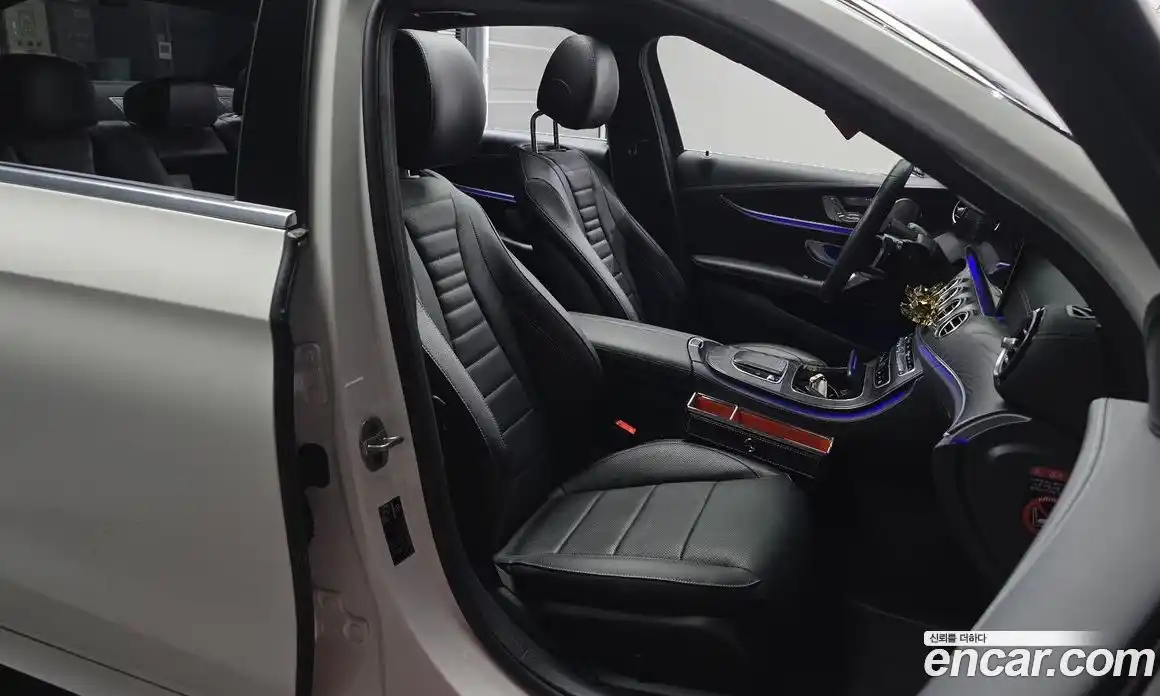 Mercedes-Benz E-Class 2023 2.0 Автомат в Москве № 721899, фото 12