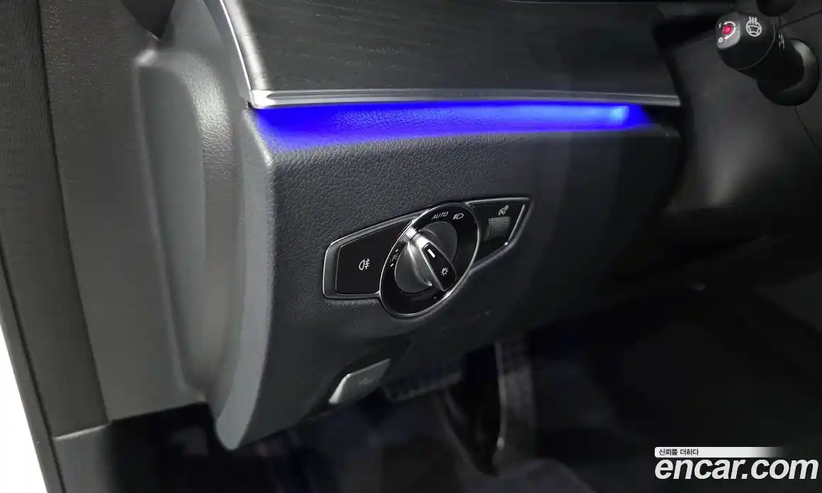 Mercedes-Benz E-Class 2023 2.0 Автомат в Москве № 721899, фото 15