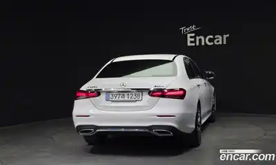 Mercedes-Benz E-Class 2023 2.0 Автомат в Москве № 721899, миниатюра 4