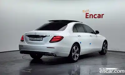 Mercedes-Benz E-Class 2019 2.0 Автомат в Москве № 722730, миниатюра 2