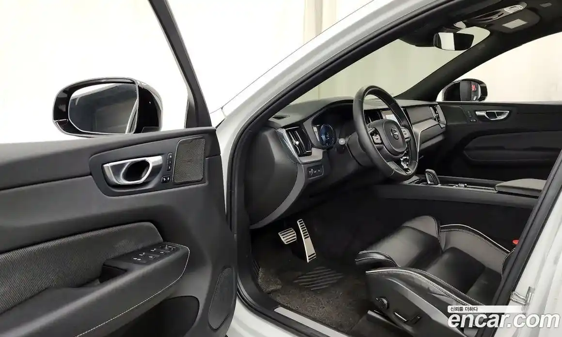 Volvo XC60 2021 2.0 Автомат в Москве № 724050, фото 10