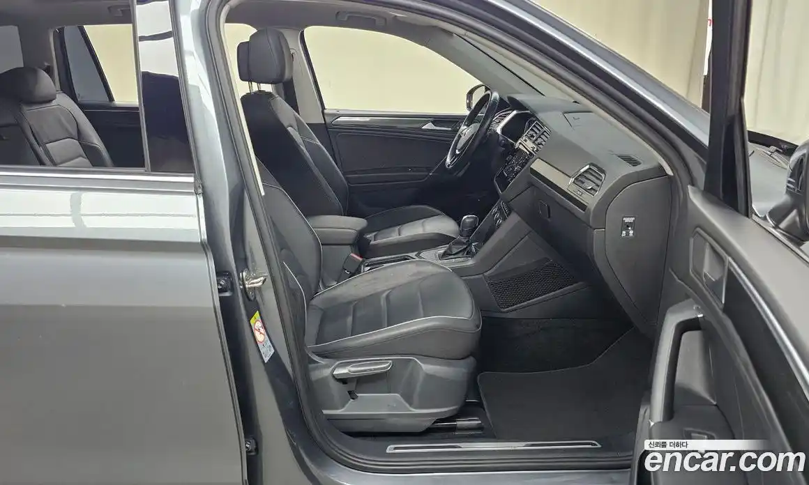 Volkswagen Tiguan 2020 2.0 Автомат в Москве № 725129, фото 11