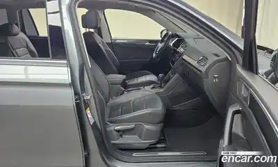 Volkswagen Tiguan 2020 2.0 Автомат в Москве № 725129, миниатюра 11