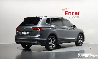Volkswagen Tiguan 2020 2.0 Автомат в Москве № 725129, миниатюра 2