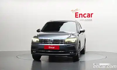 Volkswagen Tiguan 2020 2.0 Автомат в Москве № 725129, миниатюра 3
