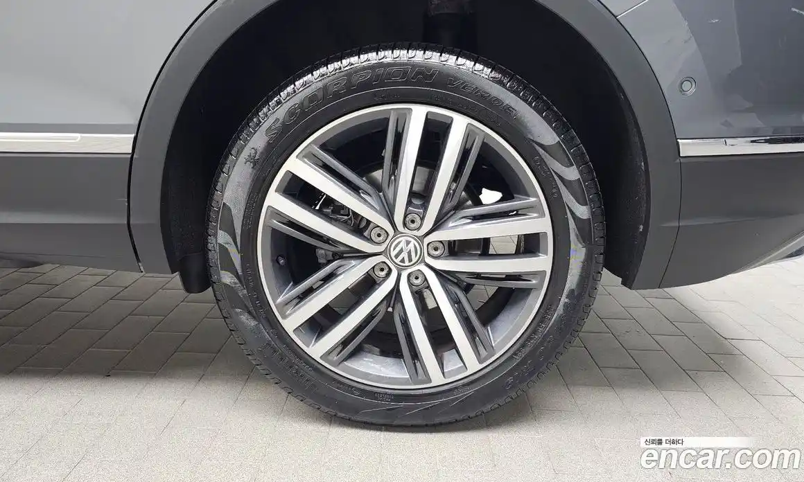 Volkswagen Tiguan 2020 2.0 Автомат в Москве № 725129, фото 5