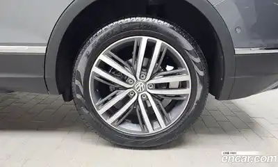 Volkswagen Tiguan 2020 2.0 Автомат в Москве № 725129, миниатюра 5