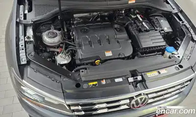 Volkswagen Tiguan 2020 2.0 Автомат в Москве № 725129, миниатюра 6