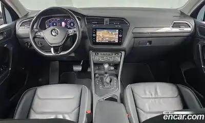 Volkswagen Tiguan 2020 2.0 Автомат в Москве № 725129, миниатюра 7