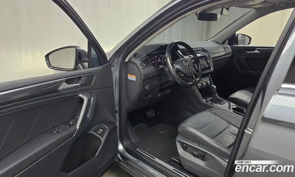 Volkswagen Tiguan 2020 2.0 Автомат в Москве № 725129, фото 10