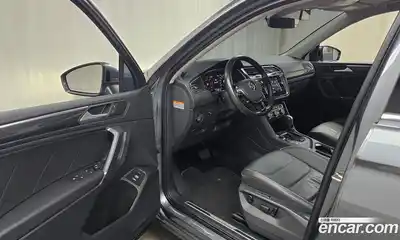 Volkswagen Tiguan 2020 2.0 Автомат в Москве № 725129, миниатюра 10