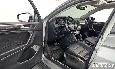 Volkswagen Tiguan 2020 2.0 Автомат в Москве № 725147, миниатюра 12