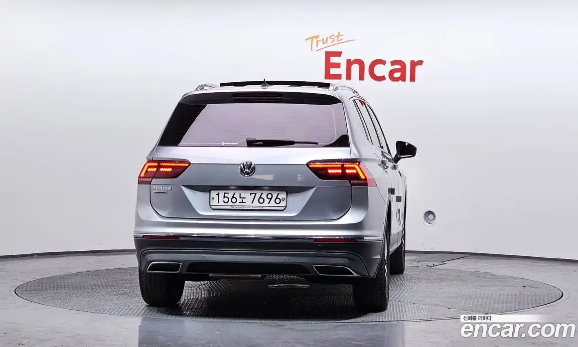 Volkswagen Tiguan 2020 2.0 Автомат в Москве № 725147, фото 4