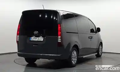 Hyundai Staria, 2025