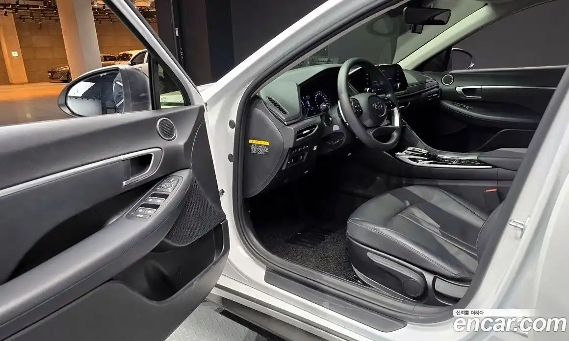 Hyundai Sonata 2020 2.0 Автомат в Москве № 745722, фото 11