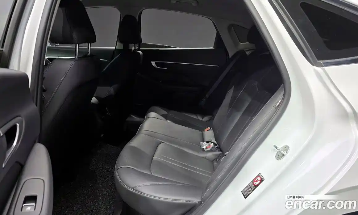 Hyundai Sonata 2020 2.0 Автомат в Москве № 745722, фото 12