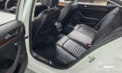 Volkswagen Passat 2018 2.0 Автомат в Москве № 750117, миниатюра 12