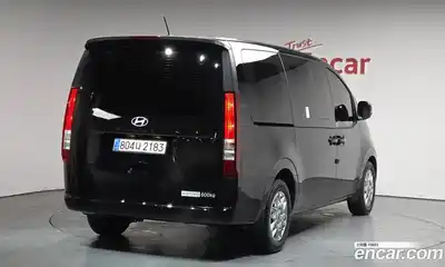 Hyundai Staria, 2025