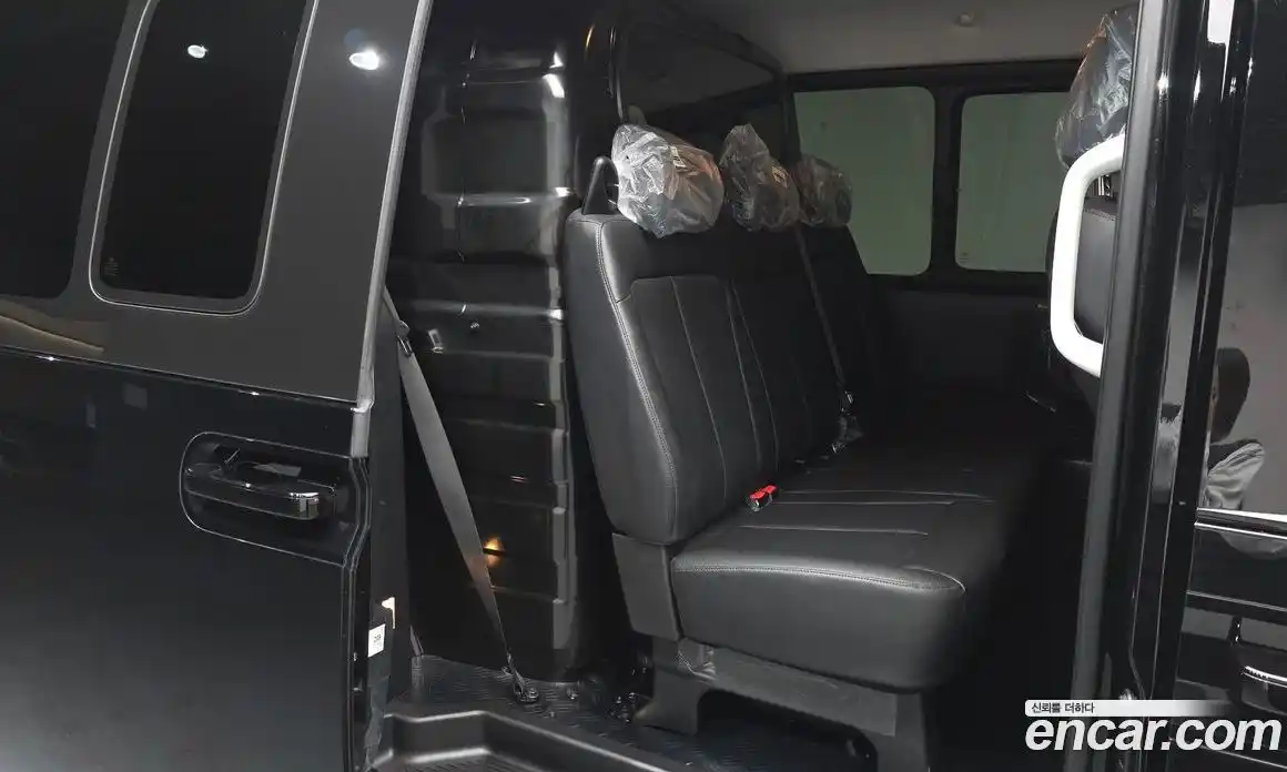 Hyundai Staria 2025 3.5 Автомат в Москве № 755968, фото 11