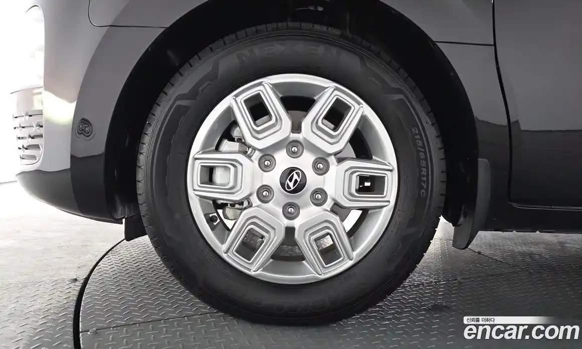 Hyundai Staria 2025 3.5 Автомат в Москве № 755968, фото 4