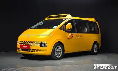 Hyundai Staria, 2024