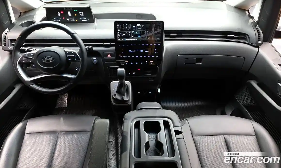 Hyundai Staria 2024 3.5 Автомат в Москве № 756332, фото 7