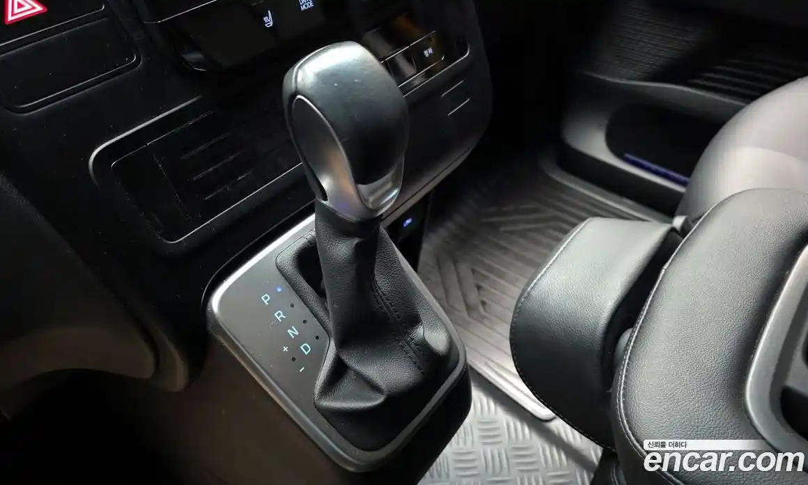 Hyundai Staria 2024 3.5 Автомат в Москве № 756332, фото 9