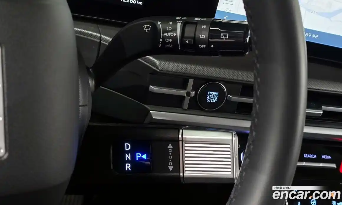 Hyundai Santa Fe 2024 2.5 Автомат в Москве № 756352, фото 8