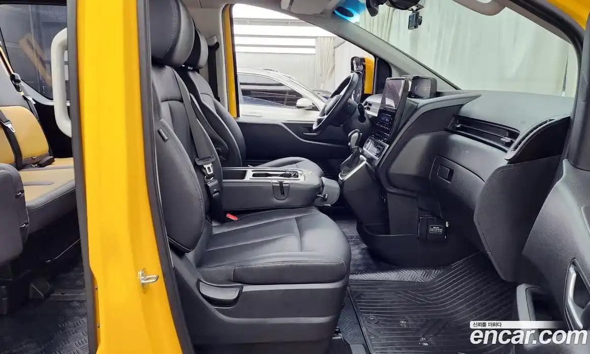 Hyundai Staria 2024 3.5 Автомат в Москве № 756353, фото 11