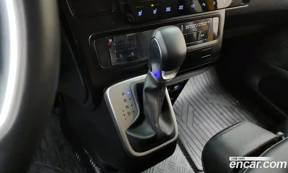 Hyundai Staria 2024 3.5 Автомат в Москве № 756353, фото 9