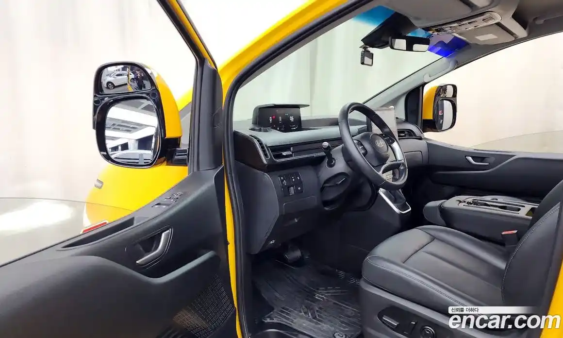 Hyundai Staria 2024 3.5 Автомат в Москве № 756353, фото 10