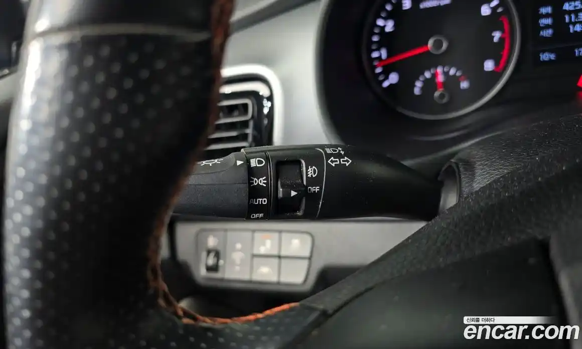 Kia Stonic 2020 1.4 Автомат в Москве № 757510, фото 17