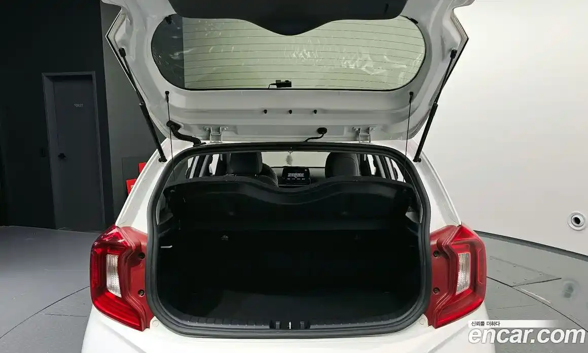 Kia Morning 2021 1.0 Автомат в Москве № 757752, фото 20