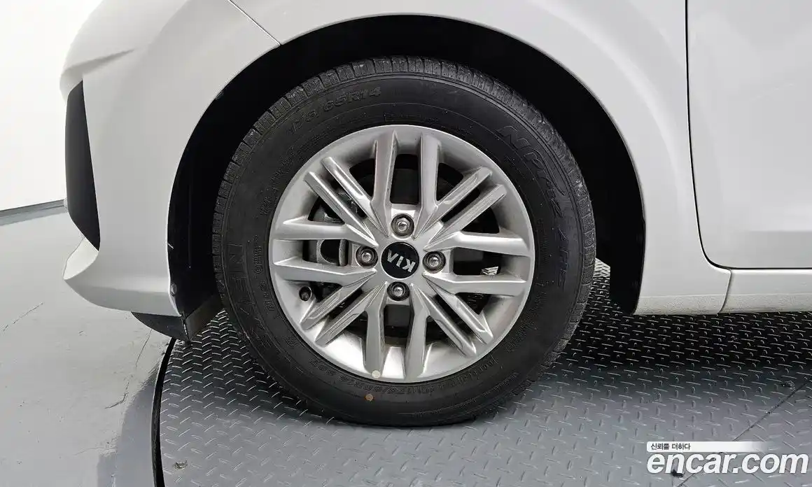 Kia Morning 2021 1.0 Автомат в Москве № 757752, фото 5