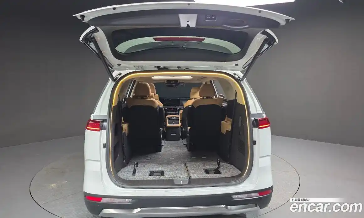 Kia Canival 2023 3.5 Автомат в Москве № 758274, фото 20