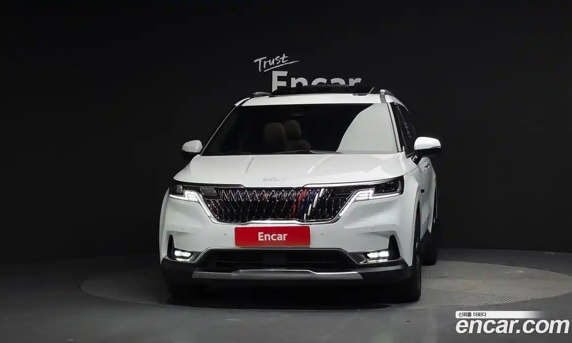 Kia Canival 2023 3.5 Автомат в Москве № 758274, фото 3