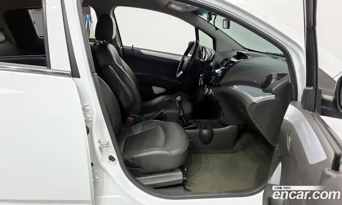 Chevrolet Spark 2014 1.0 Механическая в Москве № 761037, фото 11