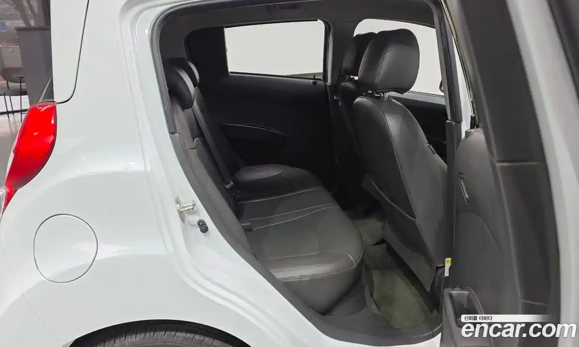 Chevrolet Spark 2014 1.0 Механическая в Москве № 761037, фото 12