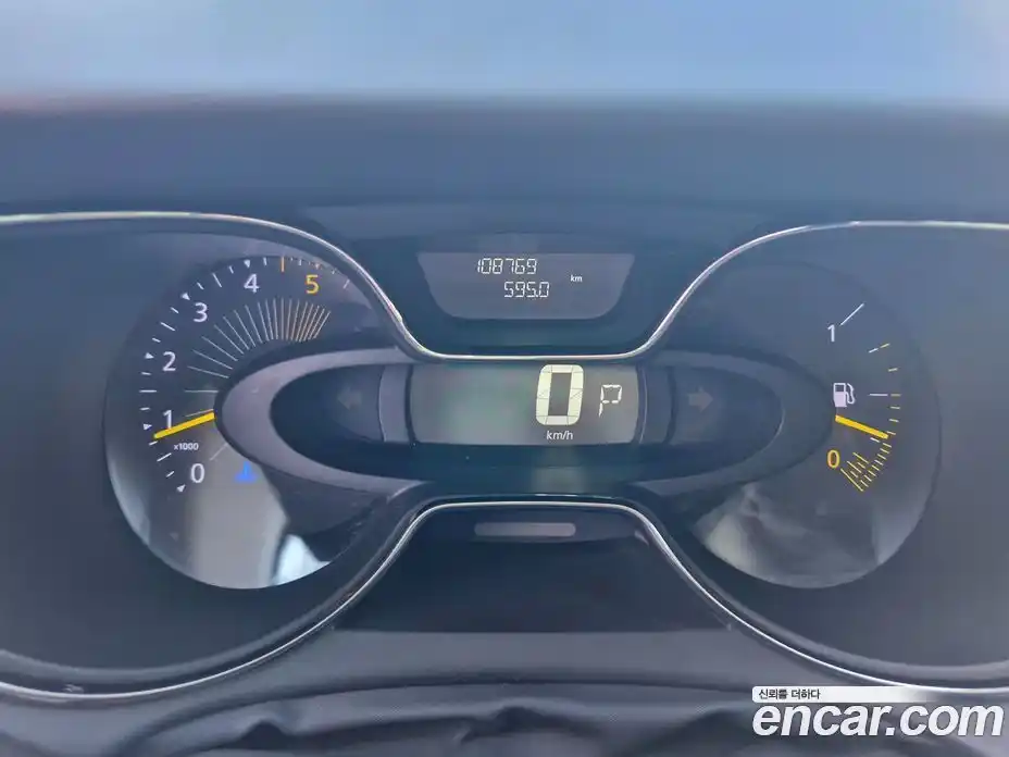 Renault QM3 2016 1.5 Автомат в Москве № 761858, фото 17