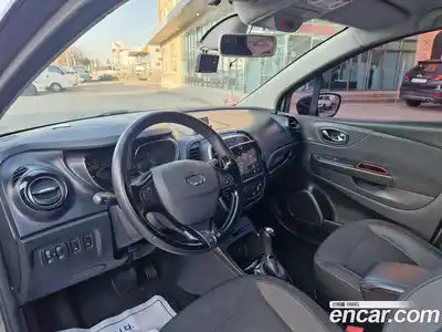 Renault QM3 2016 1.5 Автомат в Москве № 761858, миниатюра 9