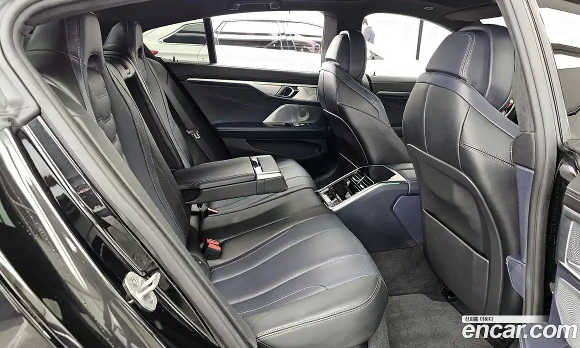 BMW 8-Series 2024 4.4 Автомат в Москве № 762401, фото 11