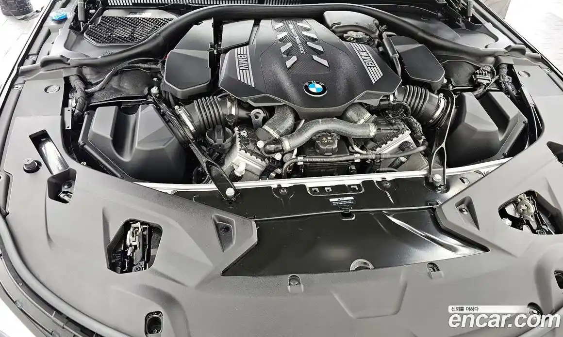BMW 8-Series 2024 4.4 Автомат в Москве № 762401, фото 5